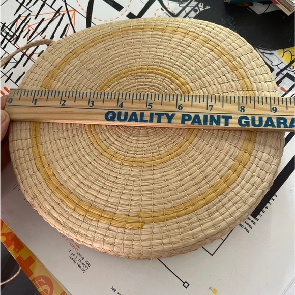 Vintage round straw bag handmade circle wicker woven basket - Picture 9 of 9